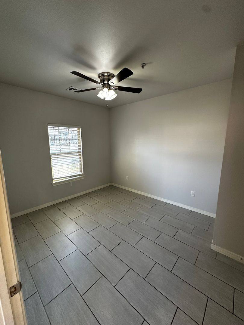 Apartment for rent at 401 S Davis Ave, Claremore, OK 74017