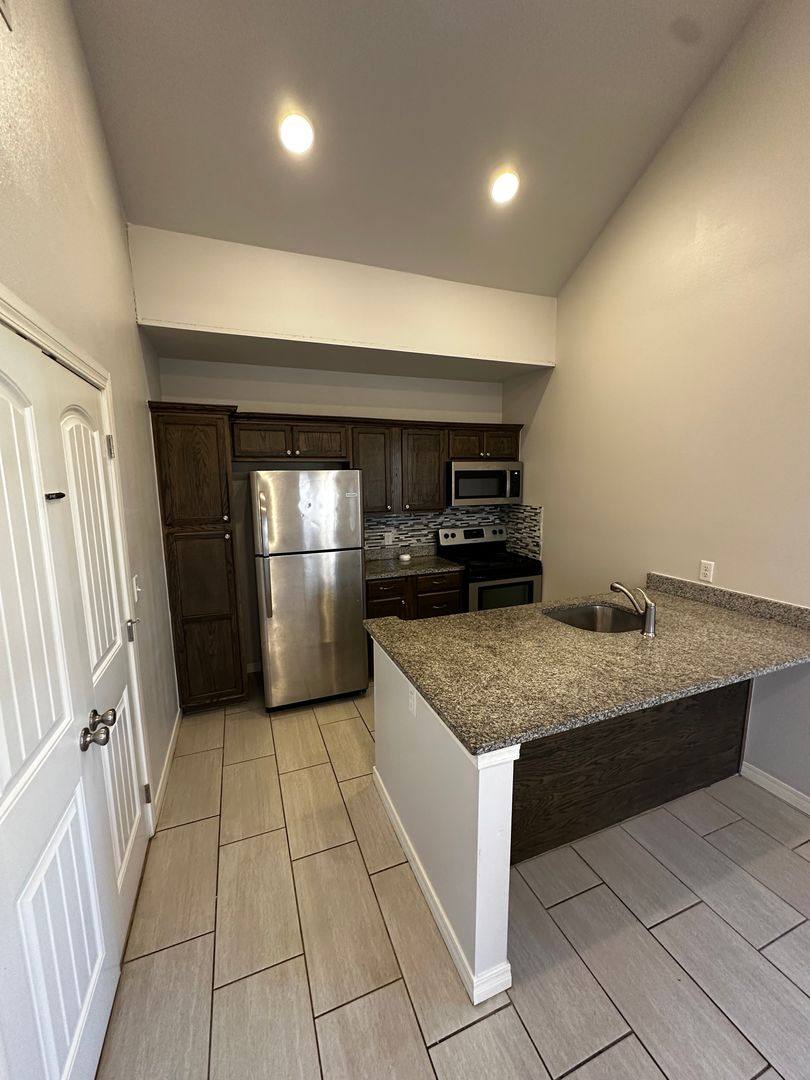 Apartment for rent at 401 S Davis Ave, Claremore, OK 74017