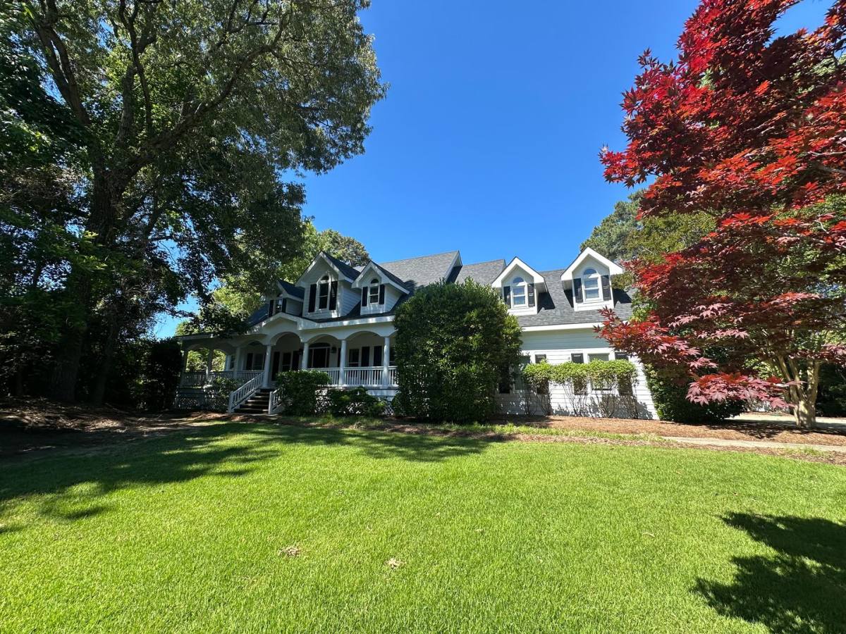 House for rent at 3040 Creek Rd, Kitty Hawk, NC 27949