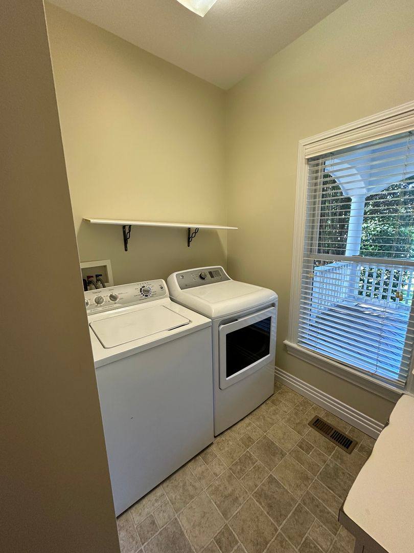 House for rent at 3040 Creek Rd, Kitty Hawk, NC 27949