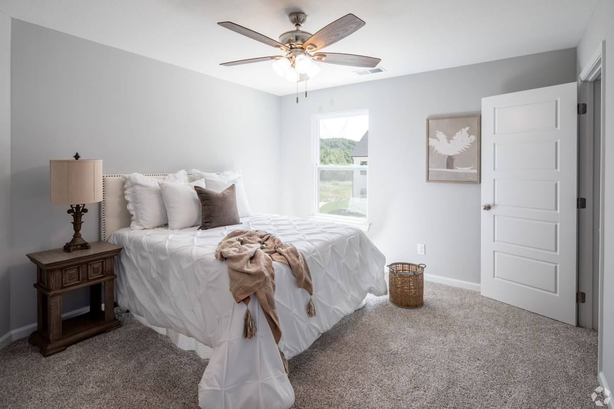 Townhouse for rent at 100 Henry Dr, Burns, TN 37029