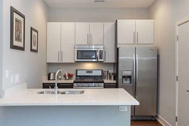 Apartment for rent at 2740 W N Ave, Chicago, IL 60647