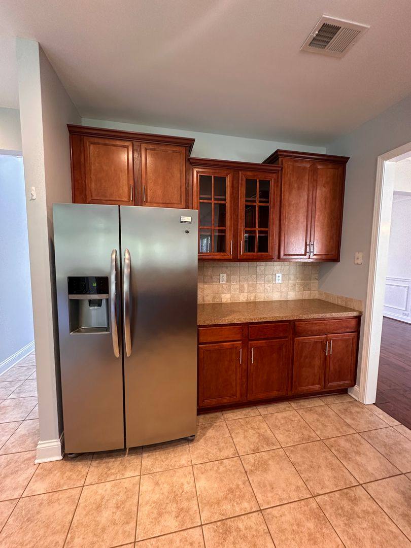 Apartment for rent at 8909 Gentlewind Way, Louisville, KY 40291