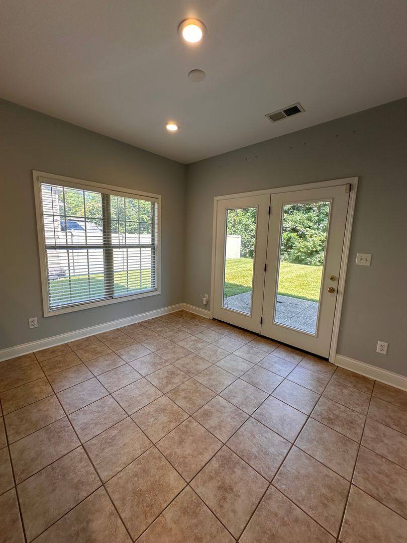 Apartment for rent at 8909 Gentlewind Way, Louisville, KY 40291