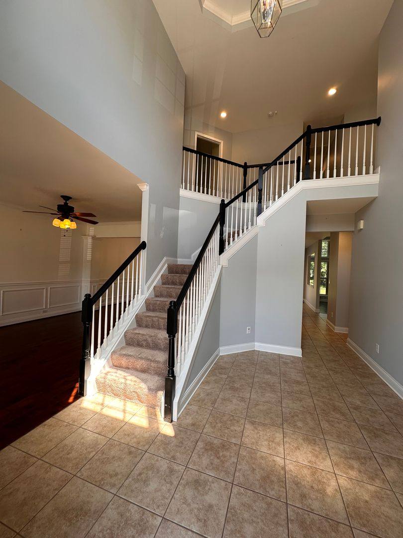 Apartment for rent at 8909 Gentlewind Way, Louisville, KY 40291