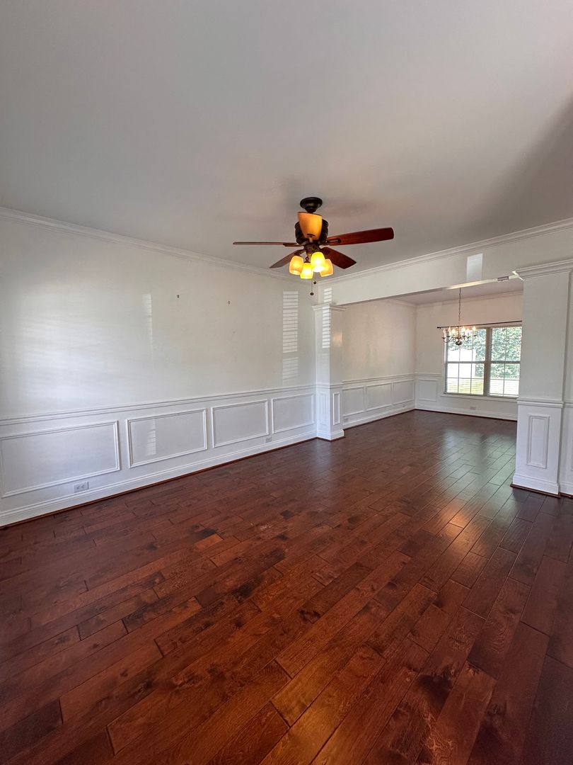 Apartment for rent at 8909 Gentlewind Way, Louisville, KY 40291