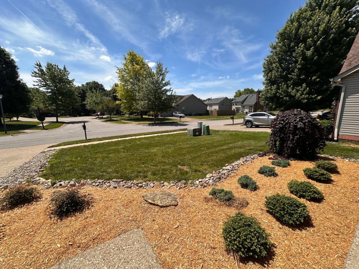 Apartment for rent at 8909 Gentlewind Way, Louisville, KY 40291