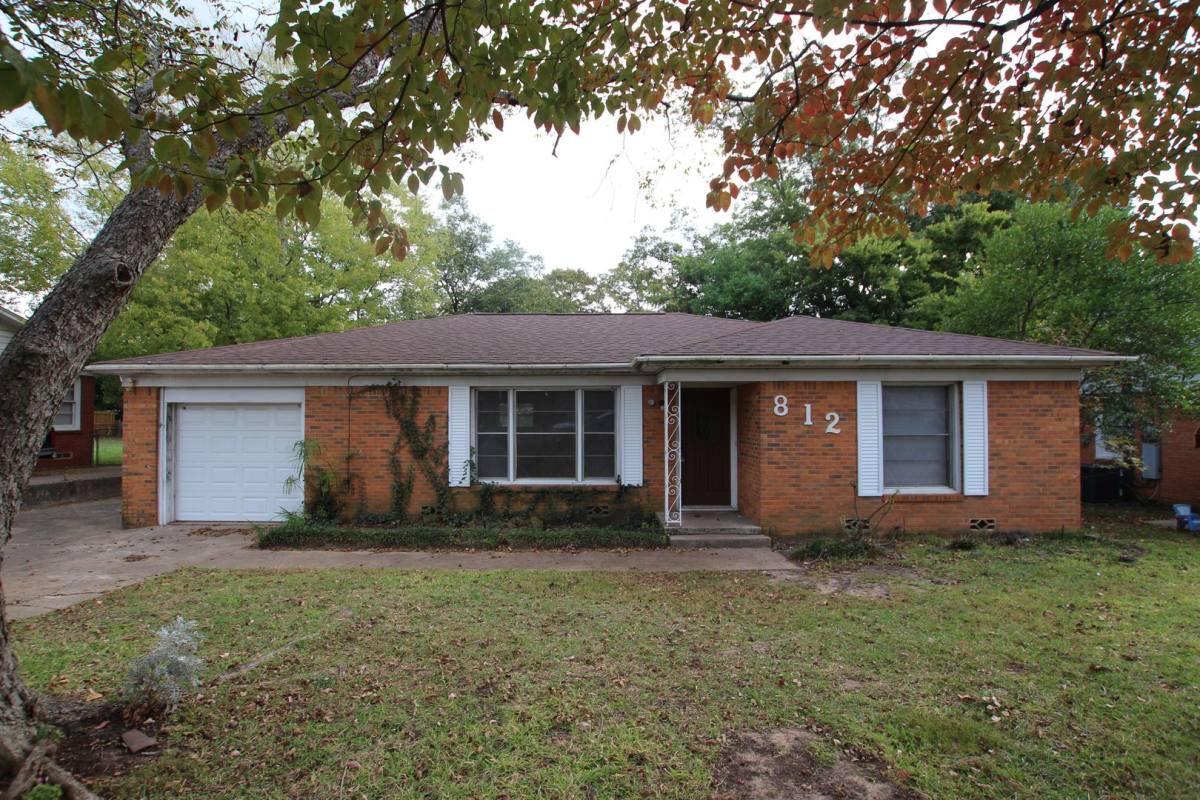 House for rent at 812 S Palmer, Tyler, TX 75701