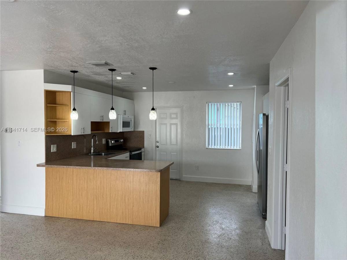 House for rent at 4725 NW 4th St Front, Miami, FL 33126