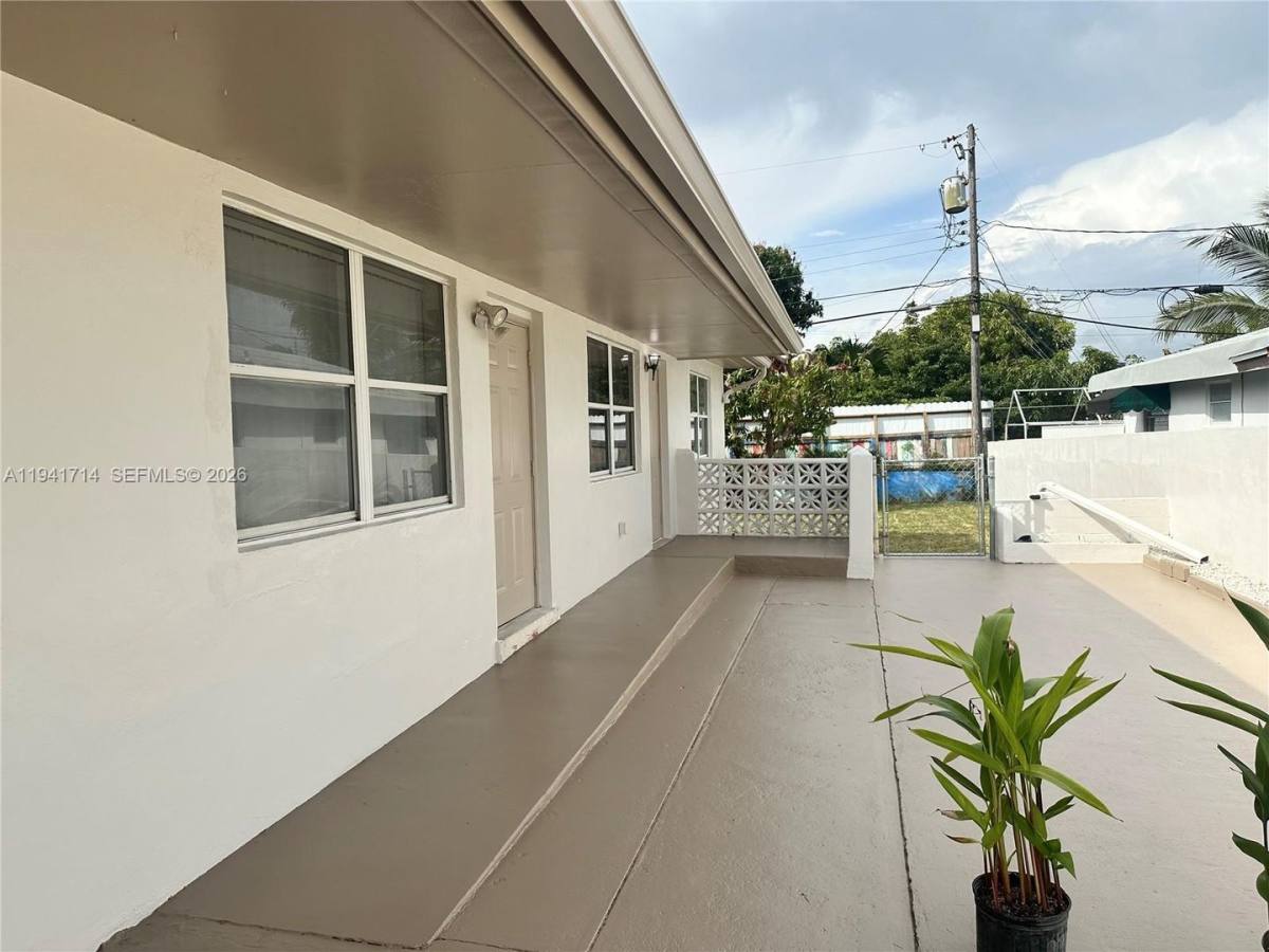 House for rent at 4725 NW 4th St Front, Miami, FL 33126