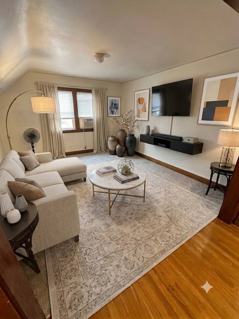 Apartment for rent at 3830 W Mount Vernon Ave, Milwaukee, WI 53208