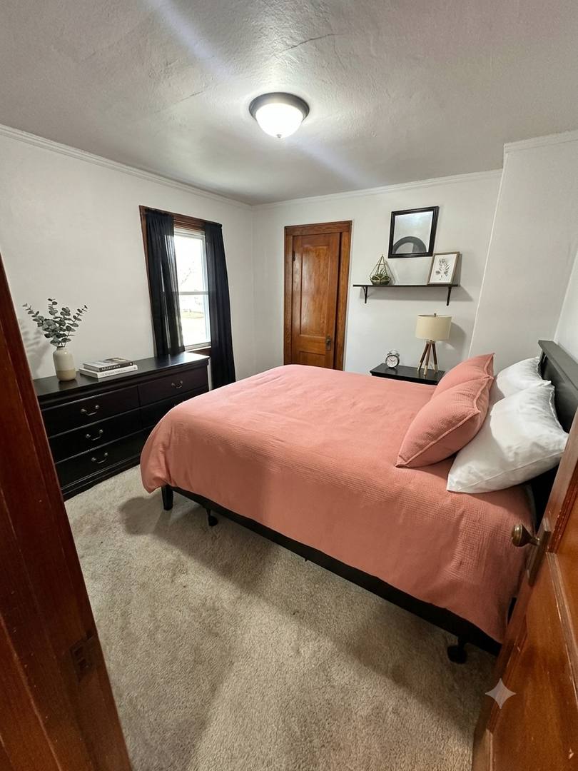 Apartment for rent at 3830 W Mount Vernon Ave, Milwaukee, WI 53208