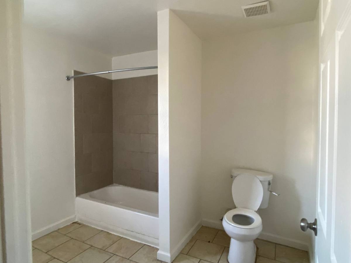 Apartment for rent at 520-530 Union Ave, Bakersfield, CA 93307