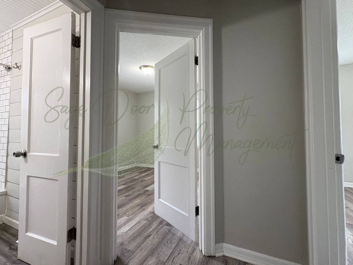 House for rent at 1109 NW B St, Blue Springs, MO 64015