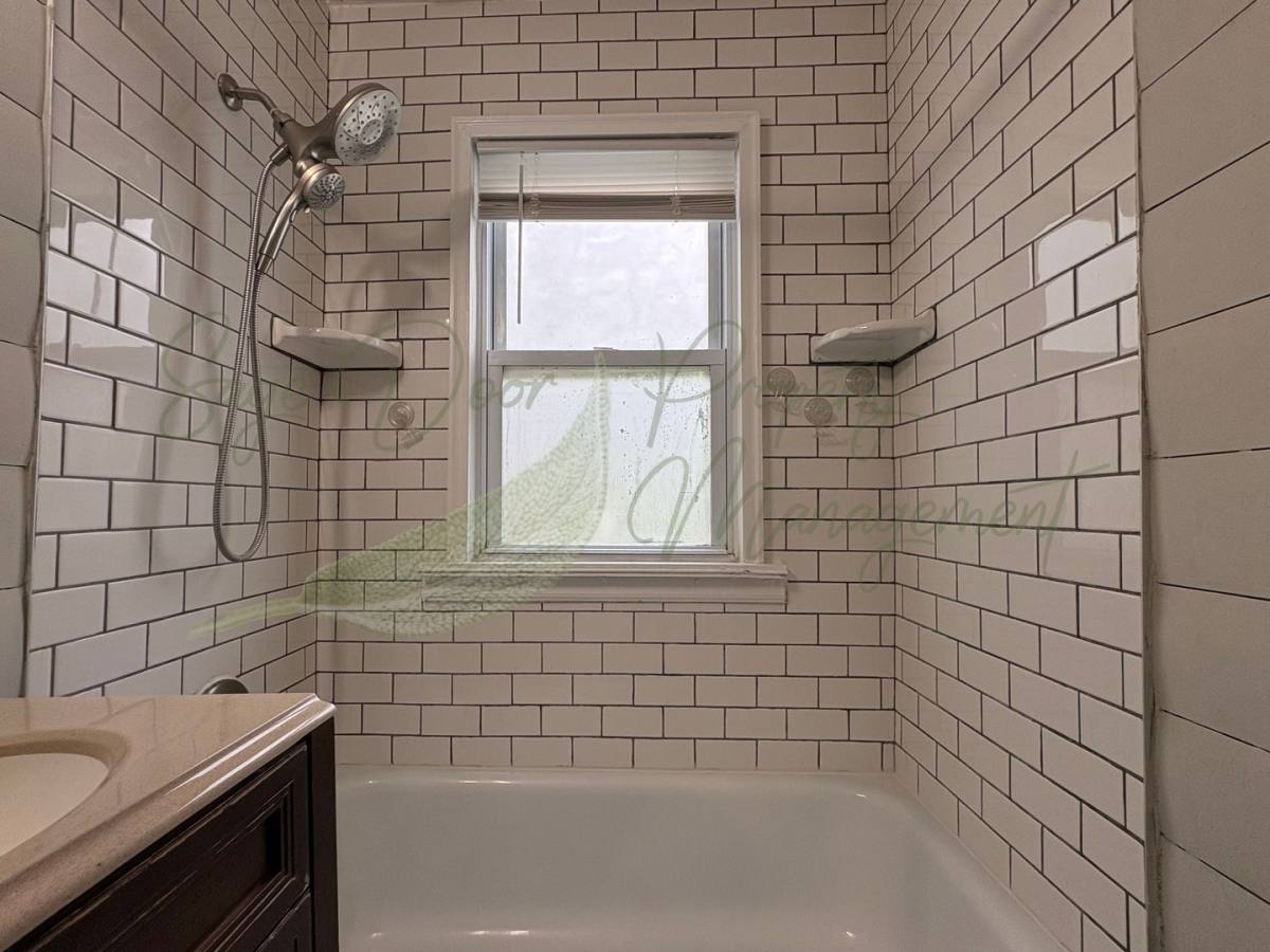 House for rent at 1109 NW B St, Blue Springs, MO 64015