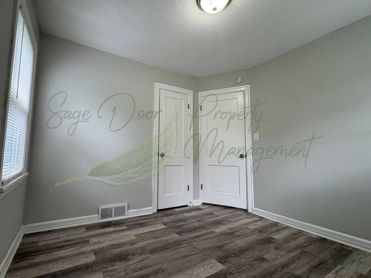House for rent at 1109 NW B St, Blue Springs, MO 64015