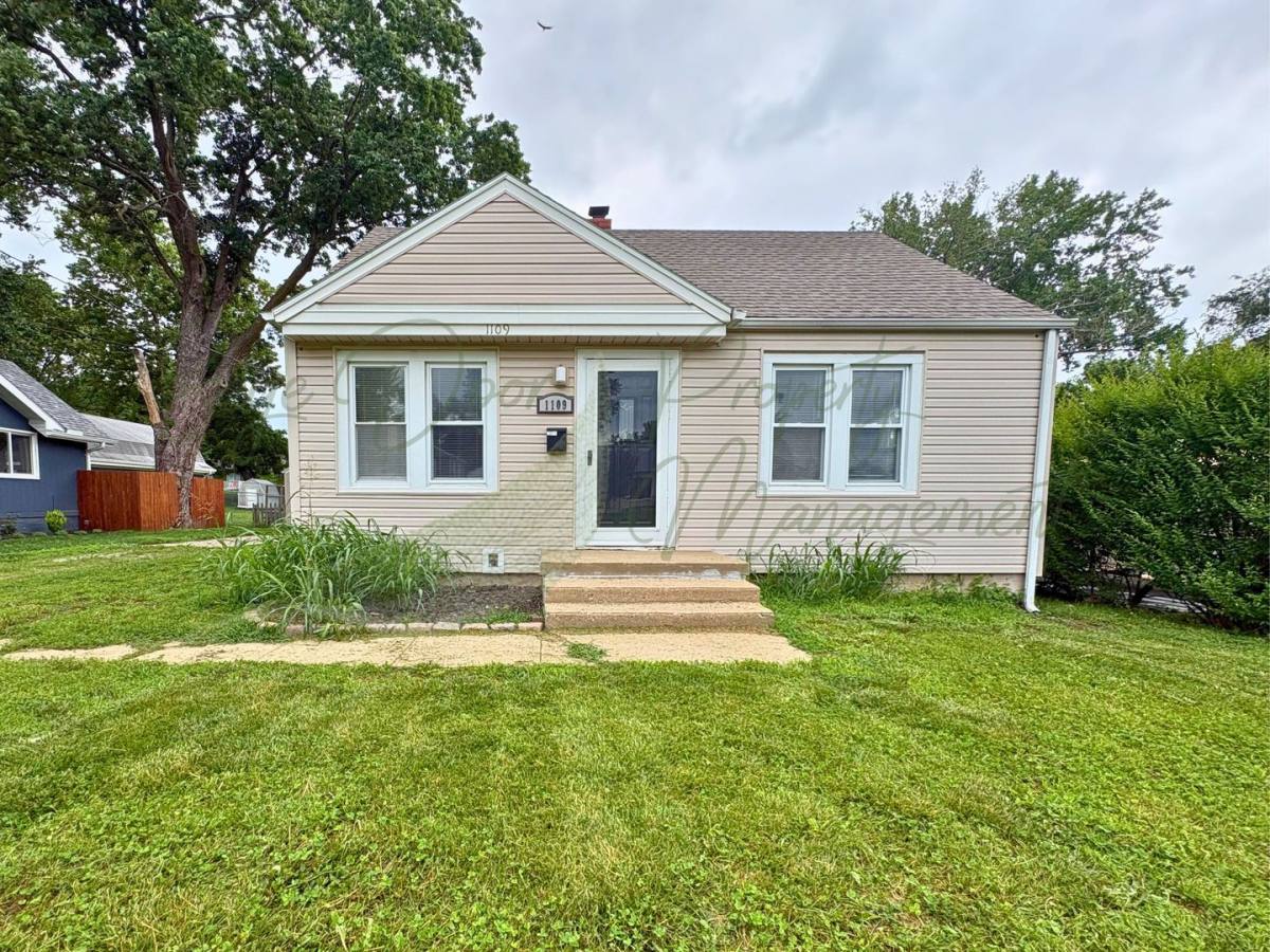 House for rent at 1109 NW B St, Blue Springs, MO 64015