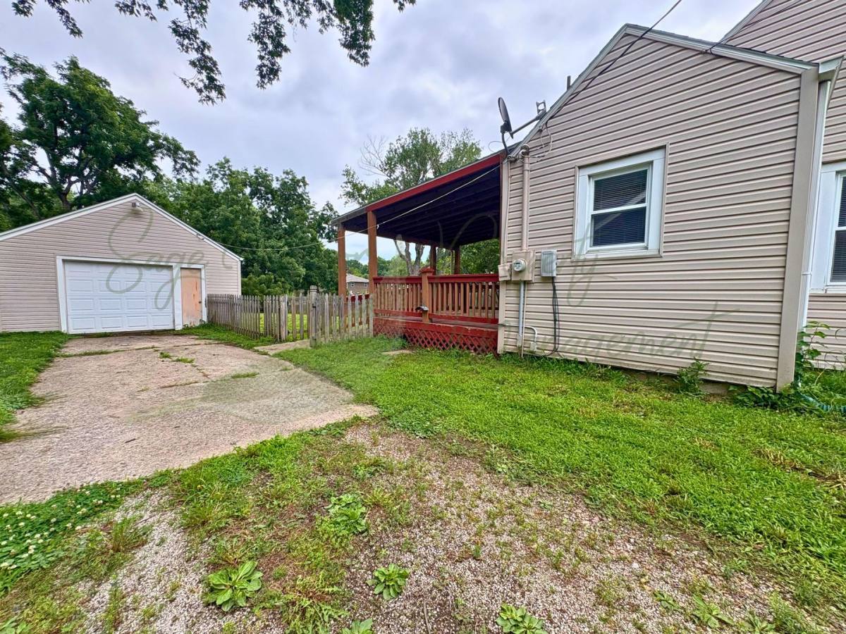 House for rent at 1109 NW B St, Blue Springs, MO 64015
