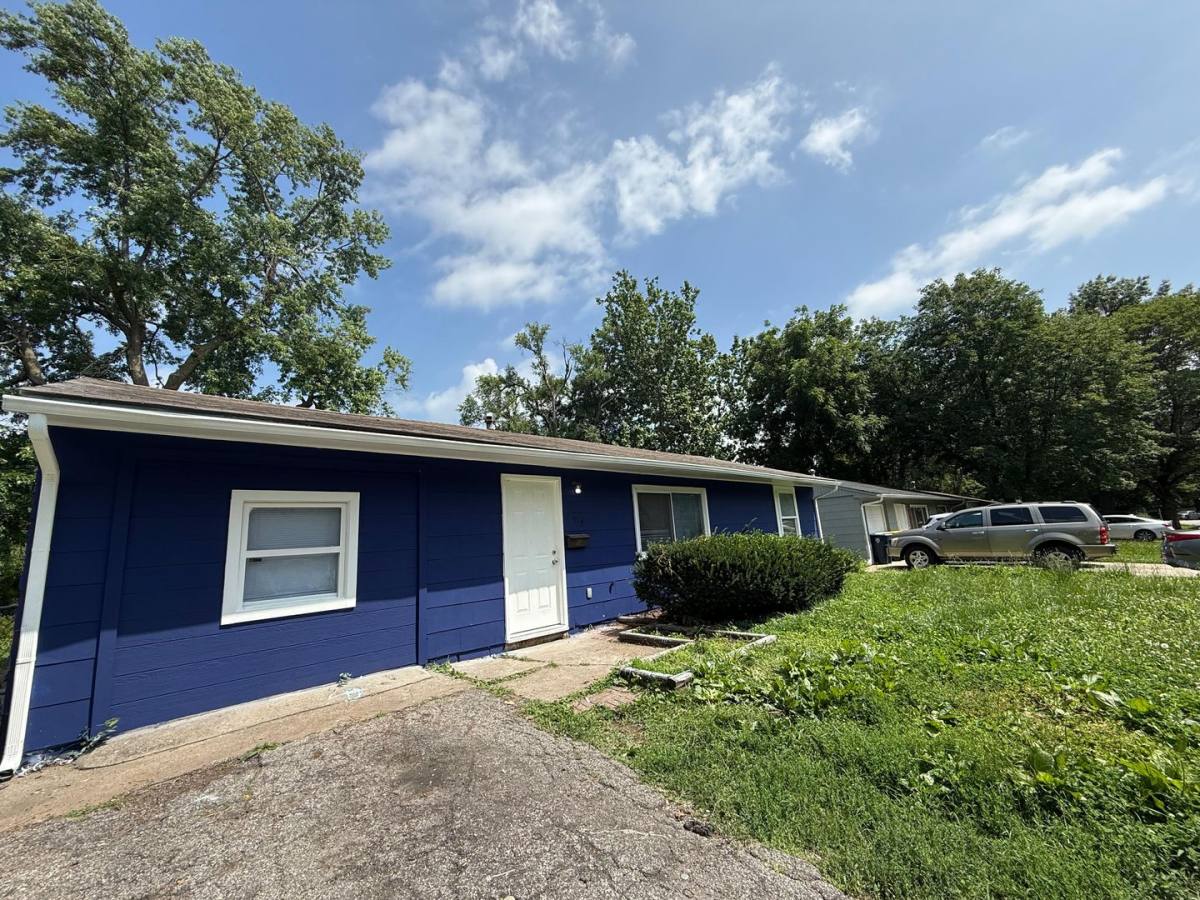 House for rent at 10919 Ewing Ave, Kansas City, MO 64134