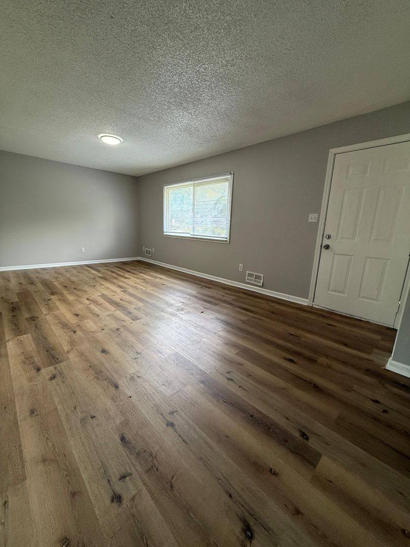 House for rent at 10919 Ewing Ave, Kansas City, MO 64134