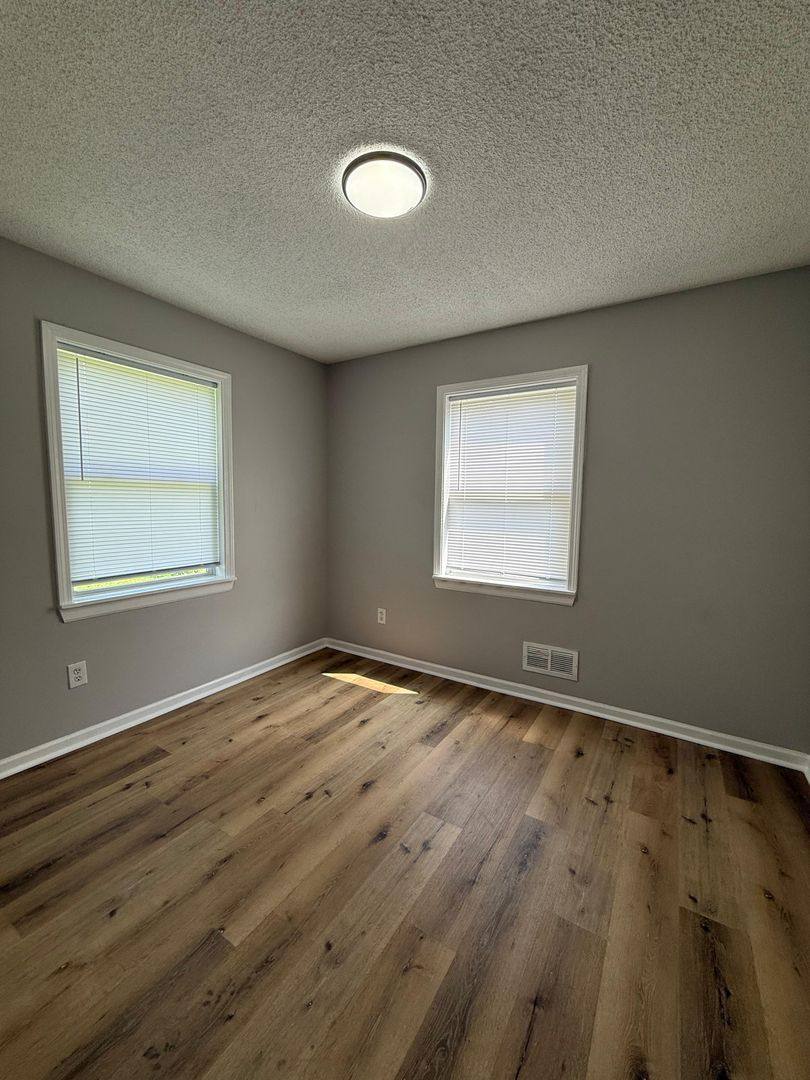 House for rent at 10919 Ewing Ave, Kansas City, MO 64134
