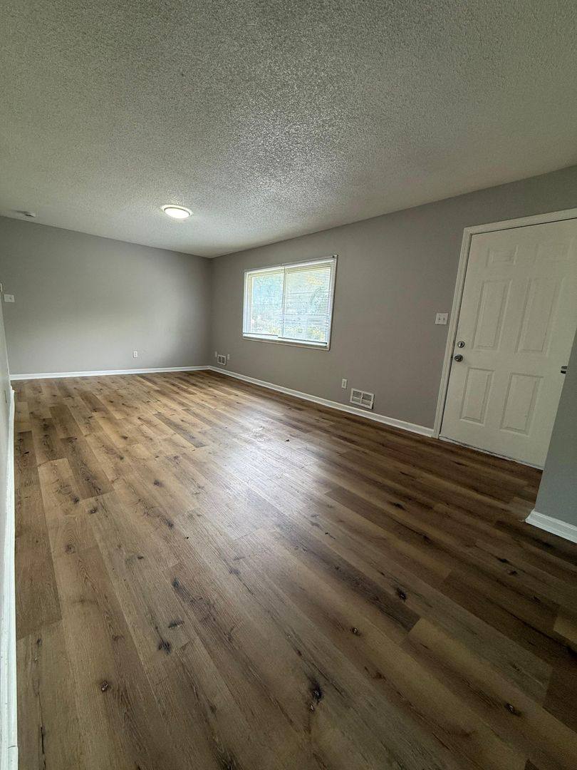 House for rent at 10919 Ewing Ave, Kansas City, MO 64134