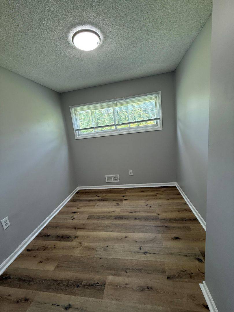 House for rent at 10919 Ewing Ave, Kansas City, MO 64134