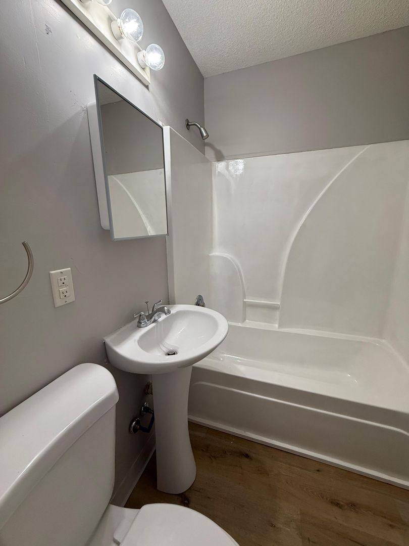 House for rent at 10919 Ewing Ave, Kansas City, MO 64134