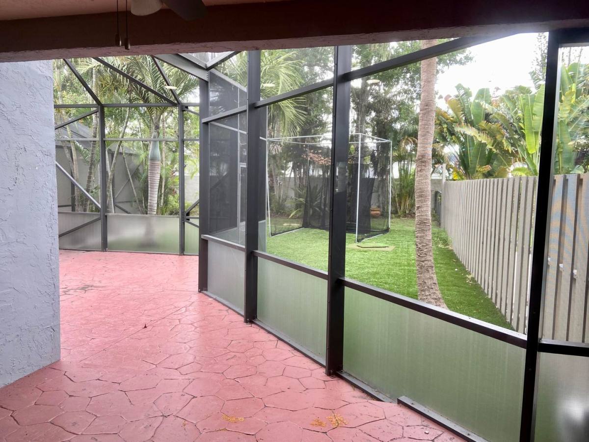 Townhouse for rent at 525 Bayfront Dr, Boynton Beach, FL 33435