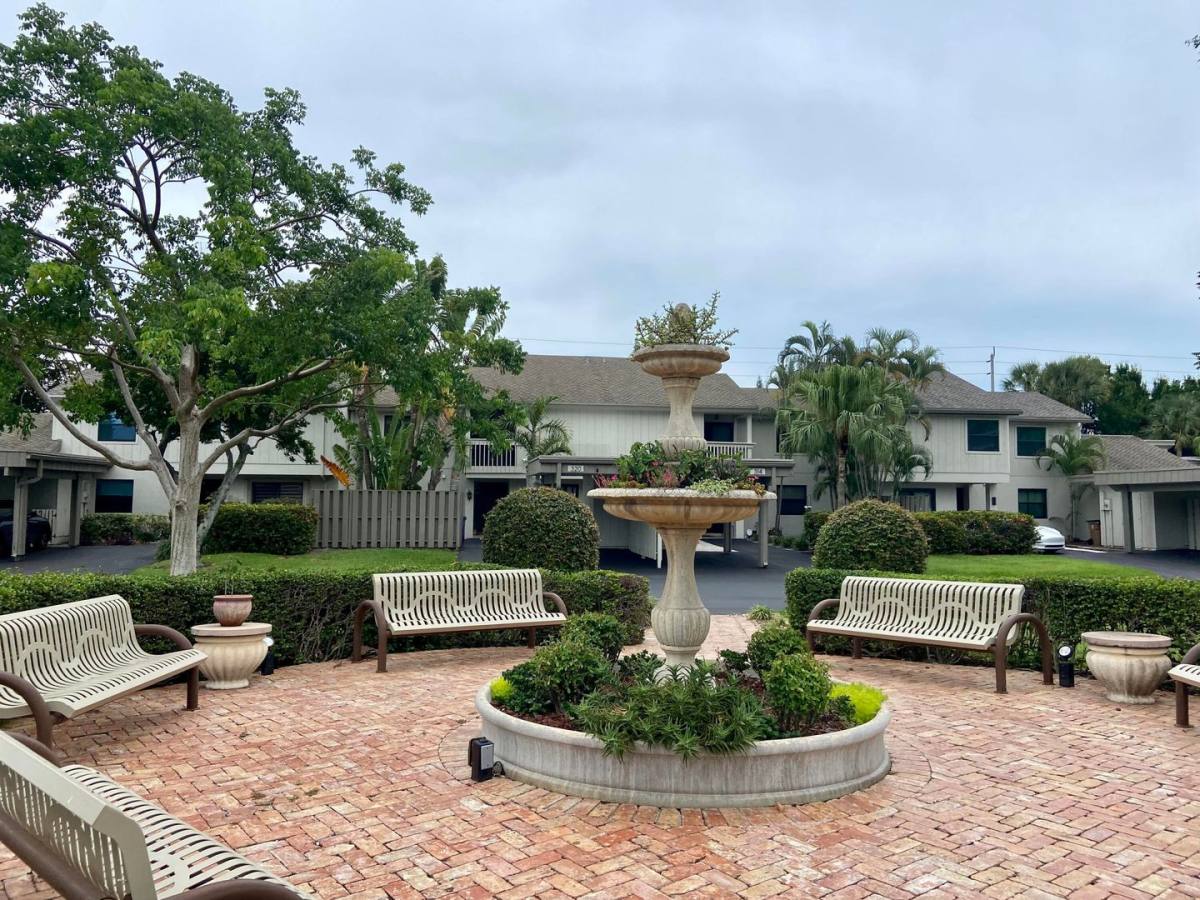 Townhouse for rent at 525 Bayfront Dr, Boynton Beach, FL 33435