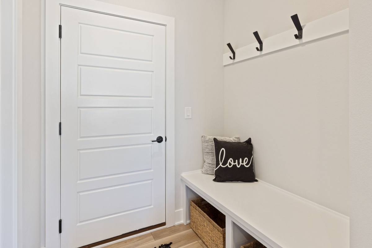Apartment for rent at 924 Lincoln Way, Polk City, IA 50226