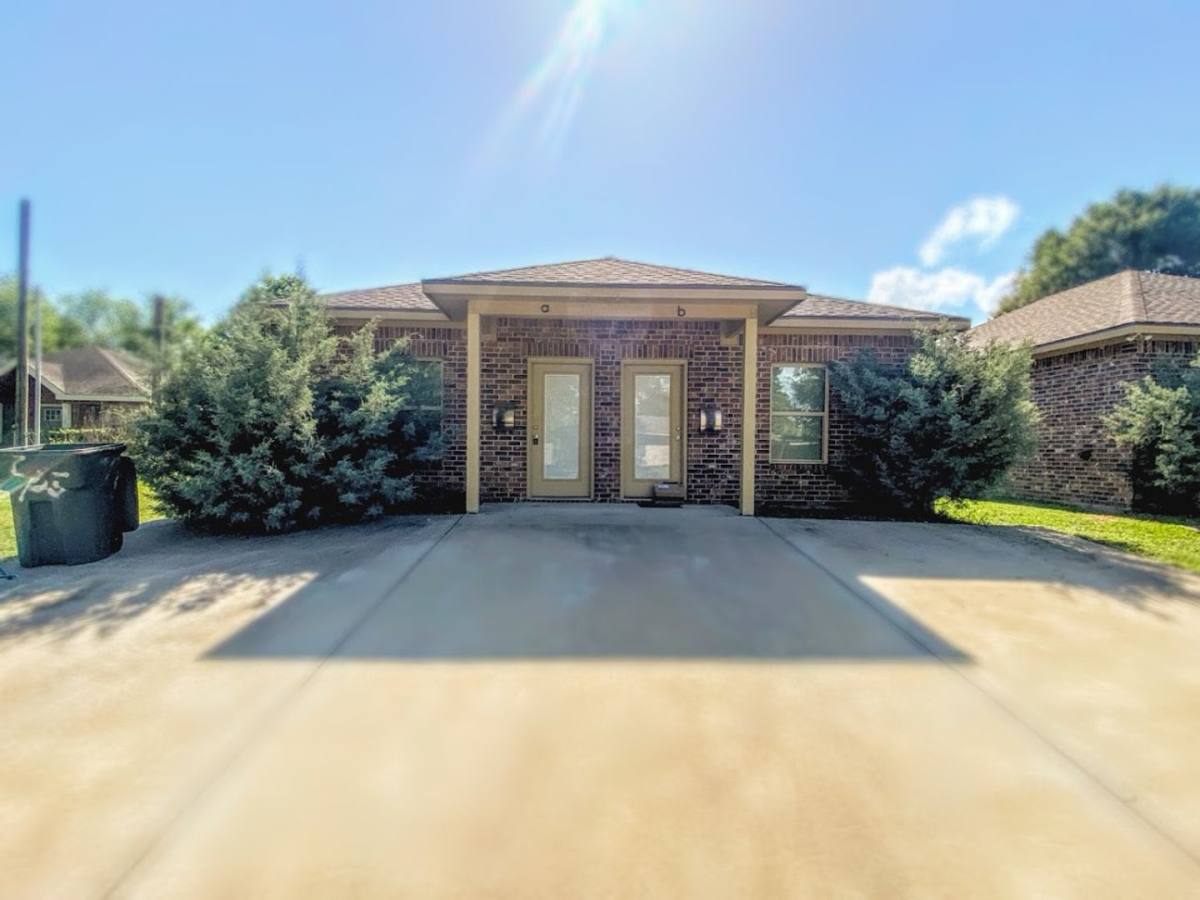 Apartment for rent at 144 Arlington Dr, Lake Charles, LA 70605