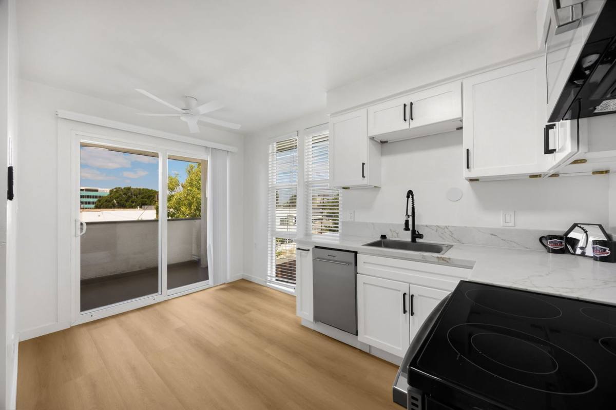Apartment for rent at 13421 Penn St, Whittier, CA 90602
