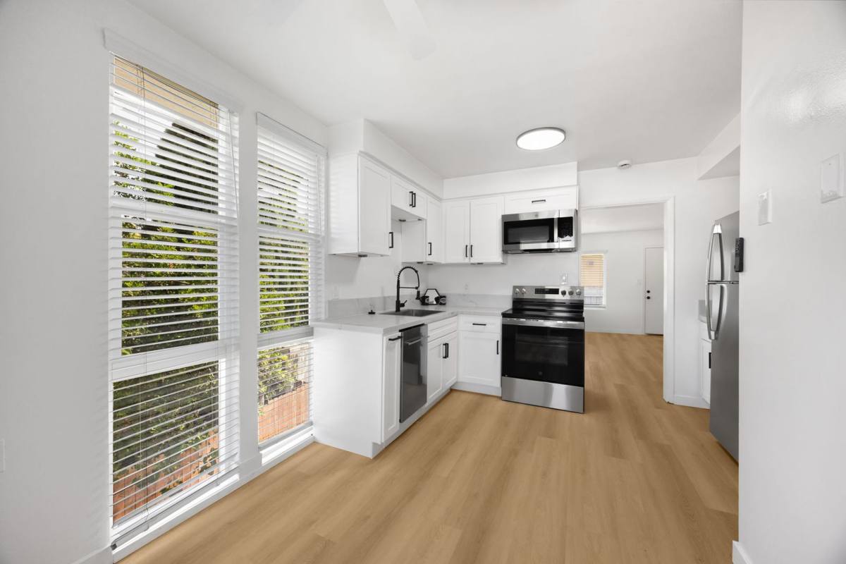 Apartment for rent at 13421 Penn St, Whittier, CA 90602