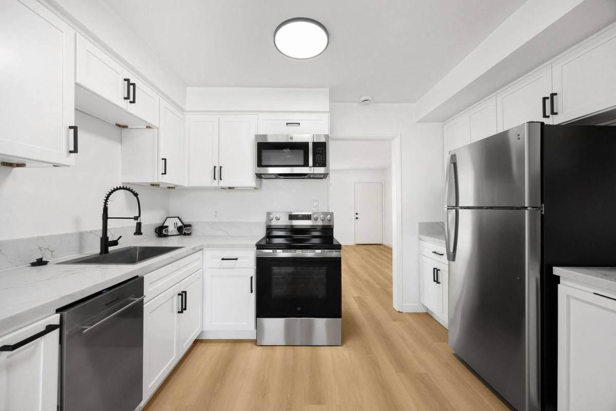 Apartment for rent at 13421 Penn St, Whittier, CA 90602