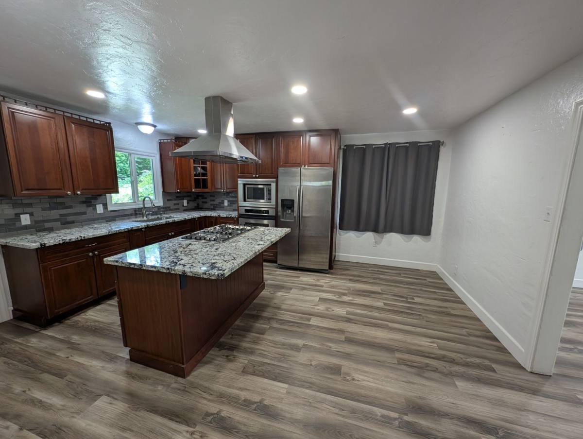 House for rent at 5499 Balls Ferry Rd, Anderson, CA 96007