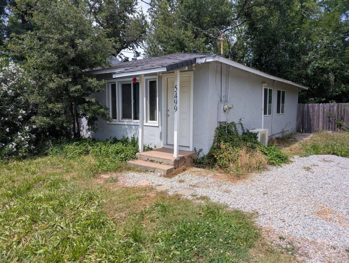 House for rent at 5499 Balls Ferry Rd, Anderson, CA 96007