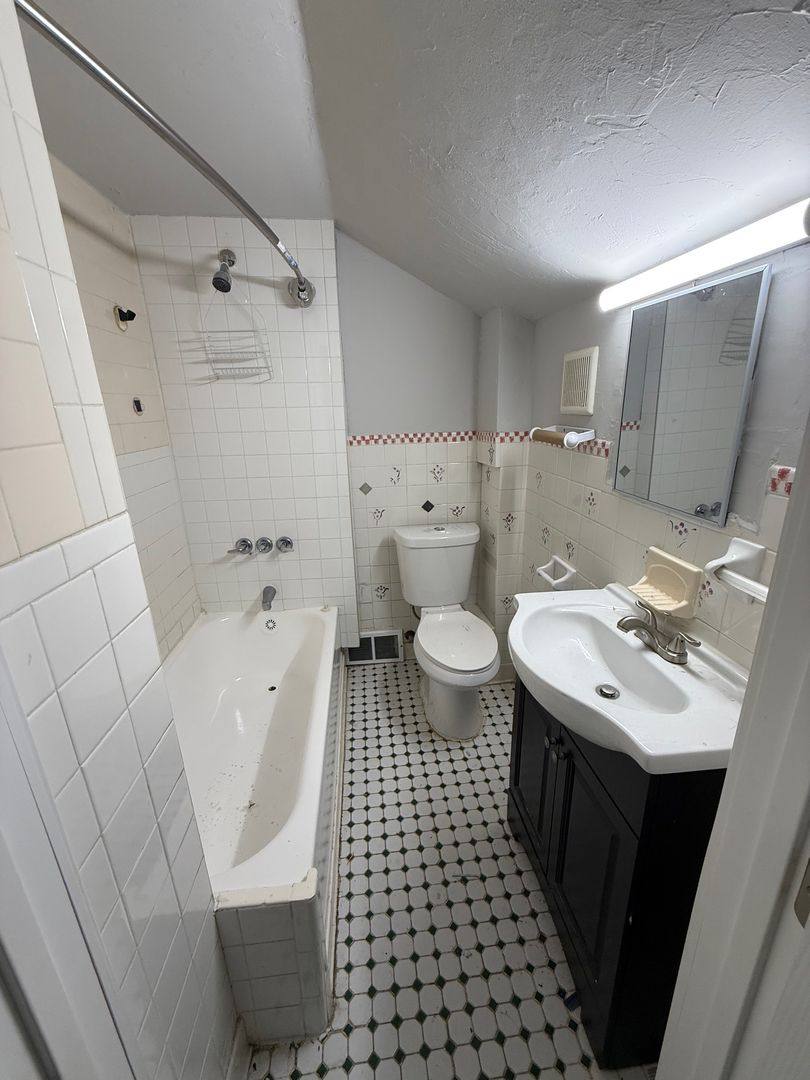 House for rent at 15611 Glander, Eastpointe, MI 48021