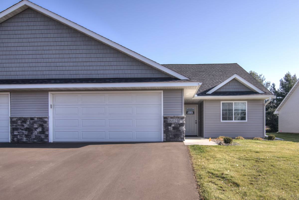 Townhouse for rent at 1624-B Gunston Dr, New Richmond, WI 54017