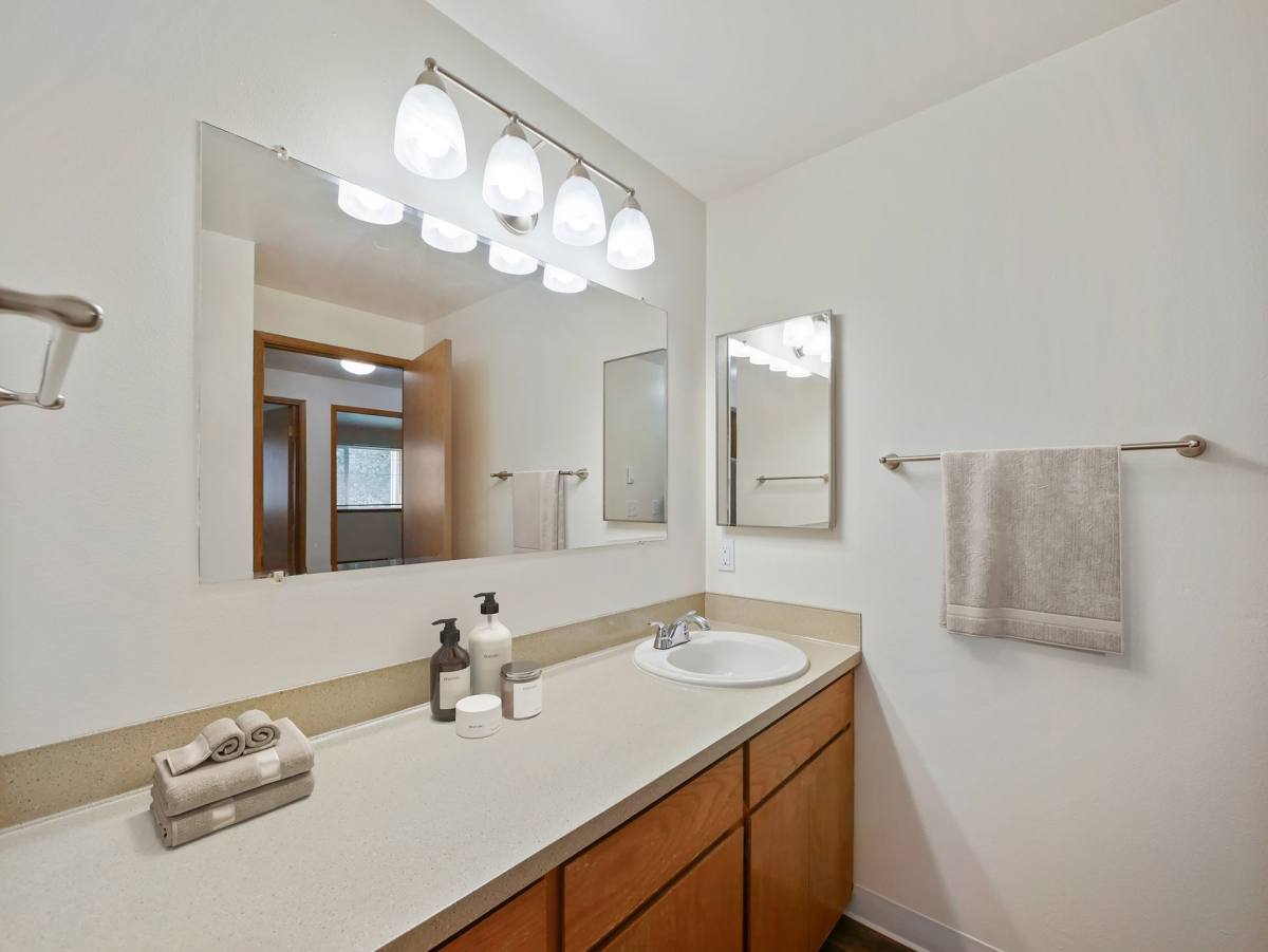 Apartment for rent at 615 Watson St N, Enumclaw, WA 98022