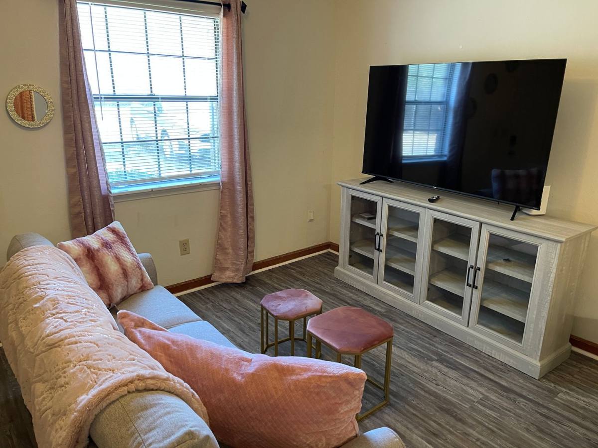 Townhouse for rent at 1189 Ocala Rd, Tallahassee, FL 32301