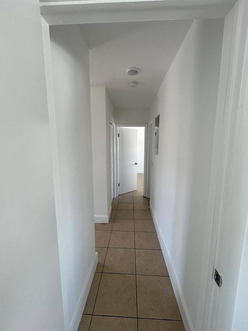 Apartment for rent at 920 SE 2nd Ave, Hallandale, FL 33009