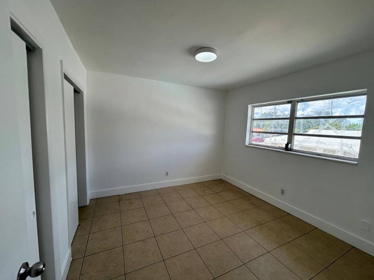 Apartment for rent at 920 SE 2nd Ave, Hallandale, FL 33009