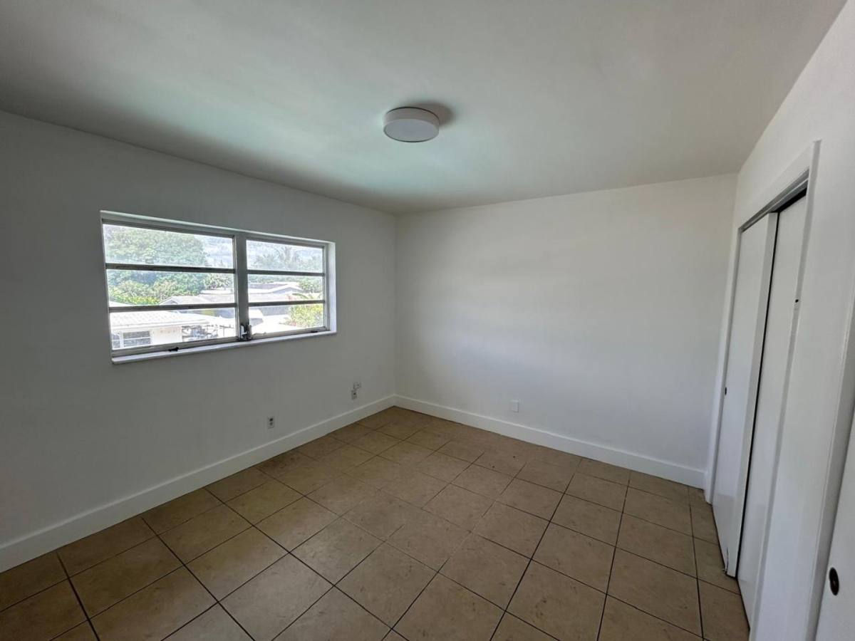 Apartment for rent at 920 SE 2nd Ave, Hallandale, FL 33009