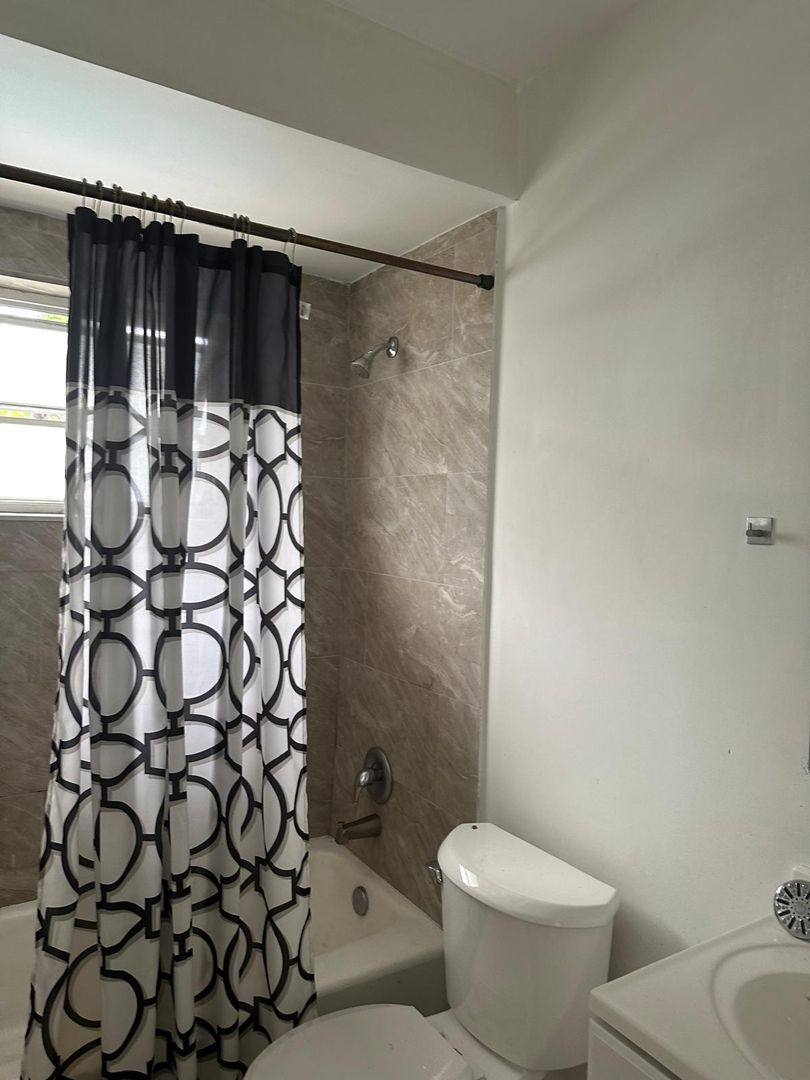 Apartment for rent at 920 SE 2nd Ave, Hallandale, FL 33009