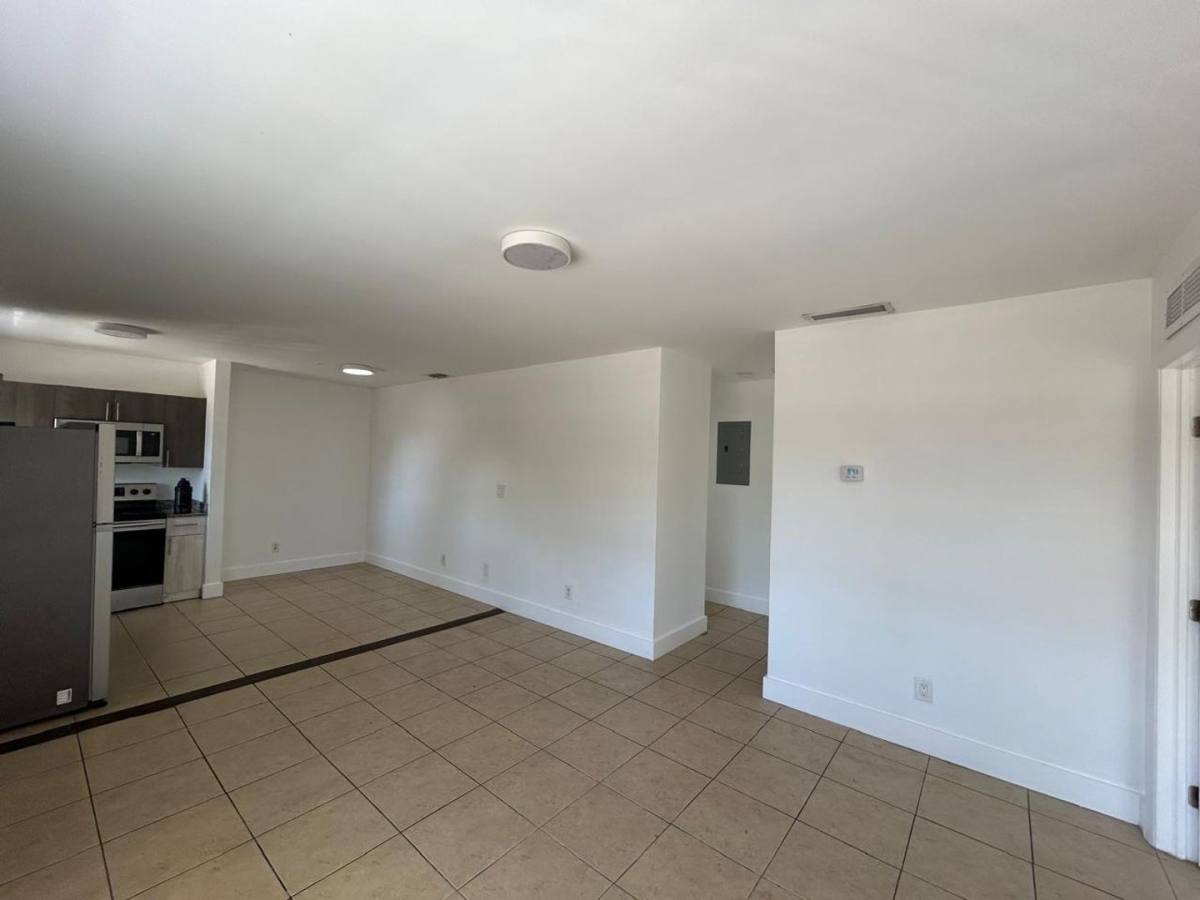 Apartment for rent at 920 SE 2nd Ave, Hallandale, FL 33009