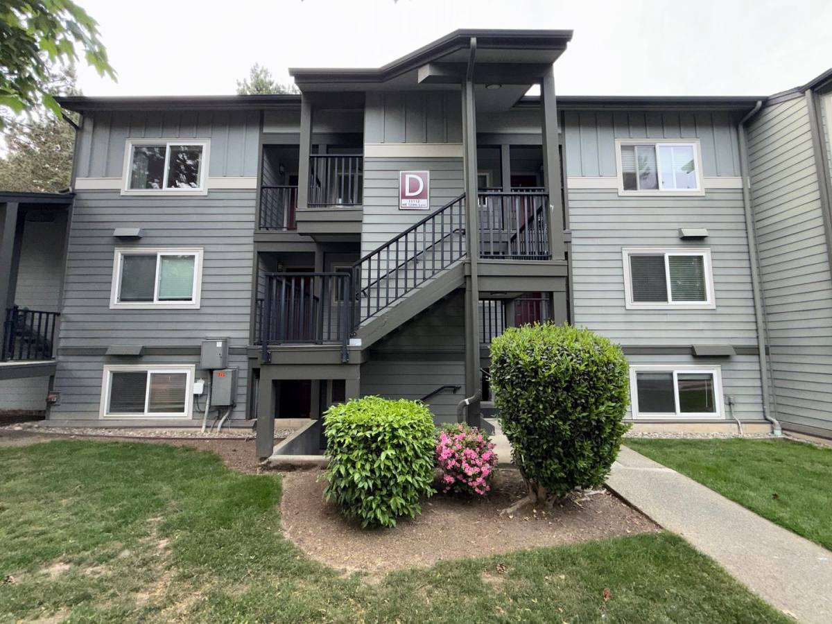 Condo for rent at 11112 NE 124th Lane - D114, Kirkland, WA 98034