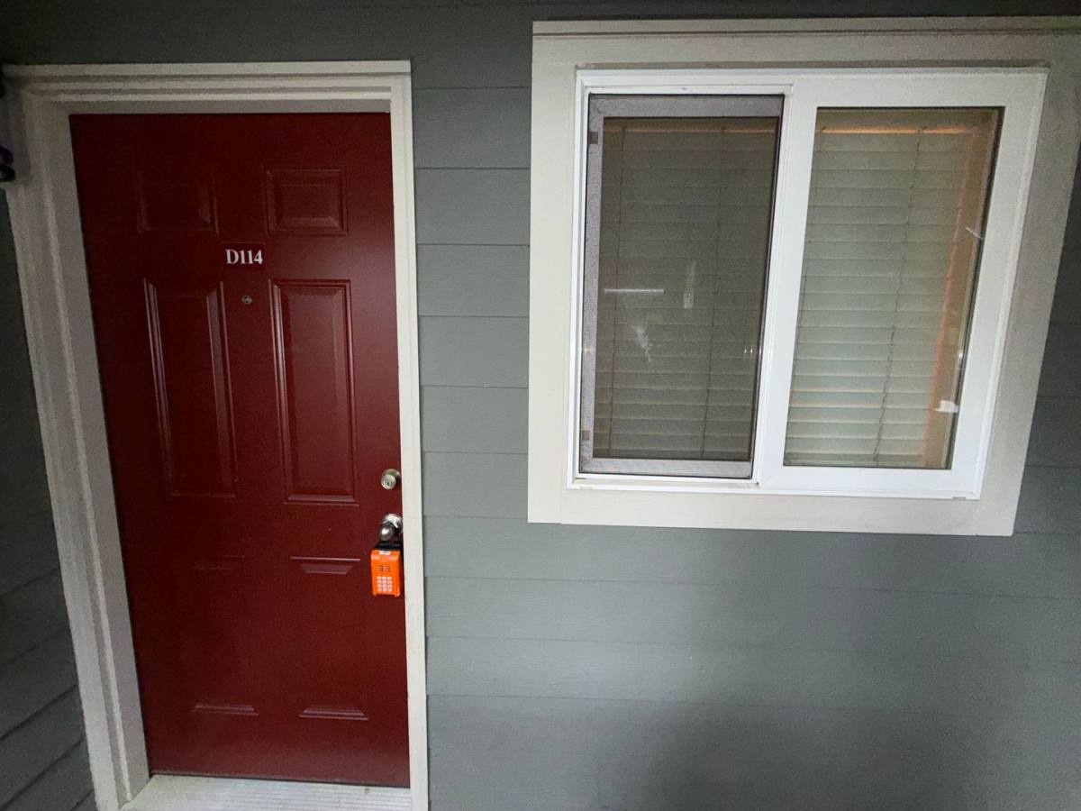 Condo for rent at 11112 NE 124th Lane - D114, Kirkland, WA 98034