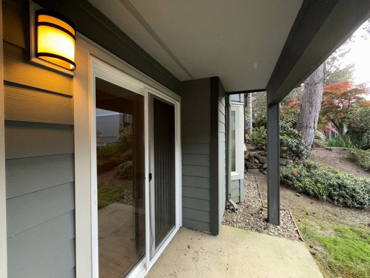 Condo for rent at 11112 NE 124th Lane - D114, Kirkland, WA 98034