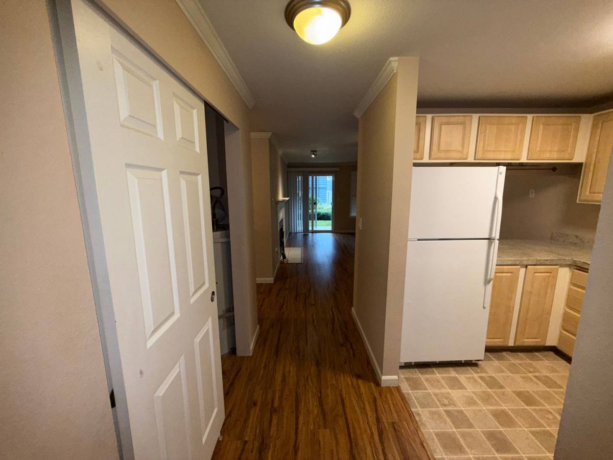 Condo for rent at 11112 NE 124th Lane - D114, Kirkland, WA 98034